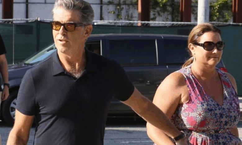 La esposa de Pierce Brosnan, de 61 años, deslumbra con su apariencia tras perder peso: ¿Qué pasa con su ‘extraña’ caminata?