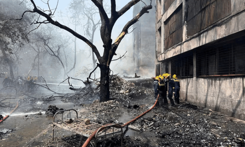 Un avión con 242 personas a bordo con destino a Londres se estrella tras despegar en Ahmedabad, en el oeste de la India