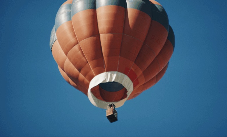Ocho muertos al incendiarse un globo aerostático con 21 pasajeros en Brasil