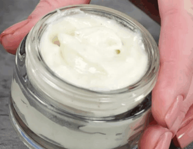 Mascarilla Casera con Vaselina y Maicena: Rejuvenece tu Rostro Mascarilla Casera con Vaselina y Maicena: Rejuvenece tu Rostro