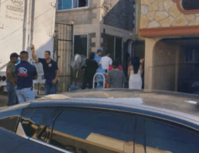 Desalojan a familia que invadió casa en Tampico tras diez años de ocupación ilegal