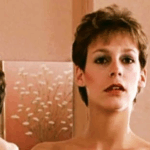 FOTOS: Lo que se reflejó en el espejo de esta escena… nadie lo había notado hasta ahora. FOTOS: Lo que se reflejó en el espejo de esta escena… nadie lo había notado hasta ahora.